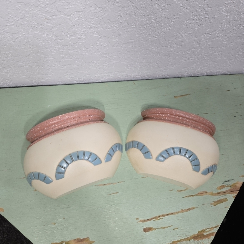 Southwestern Burwood 90s Plastic Decor Set - Wall Shelf, Sconces, Wall Pockets - Picture 5 of 9